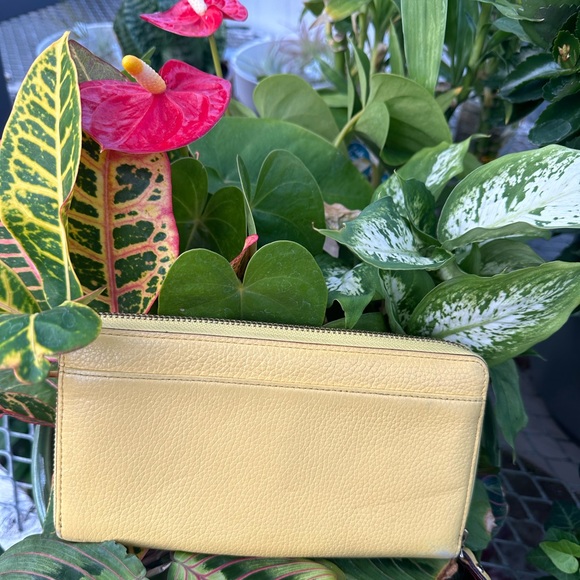 Kate Spade Wellesley Limoncello Leather Continental Wallet - Picture 9 of 9